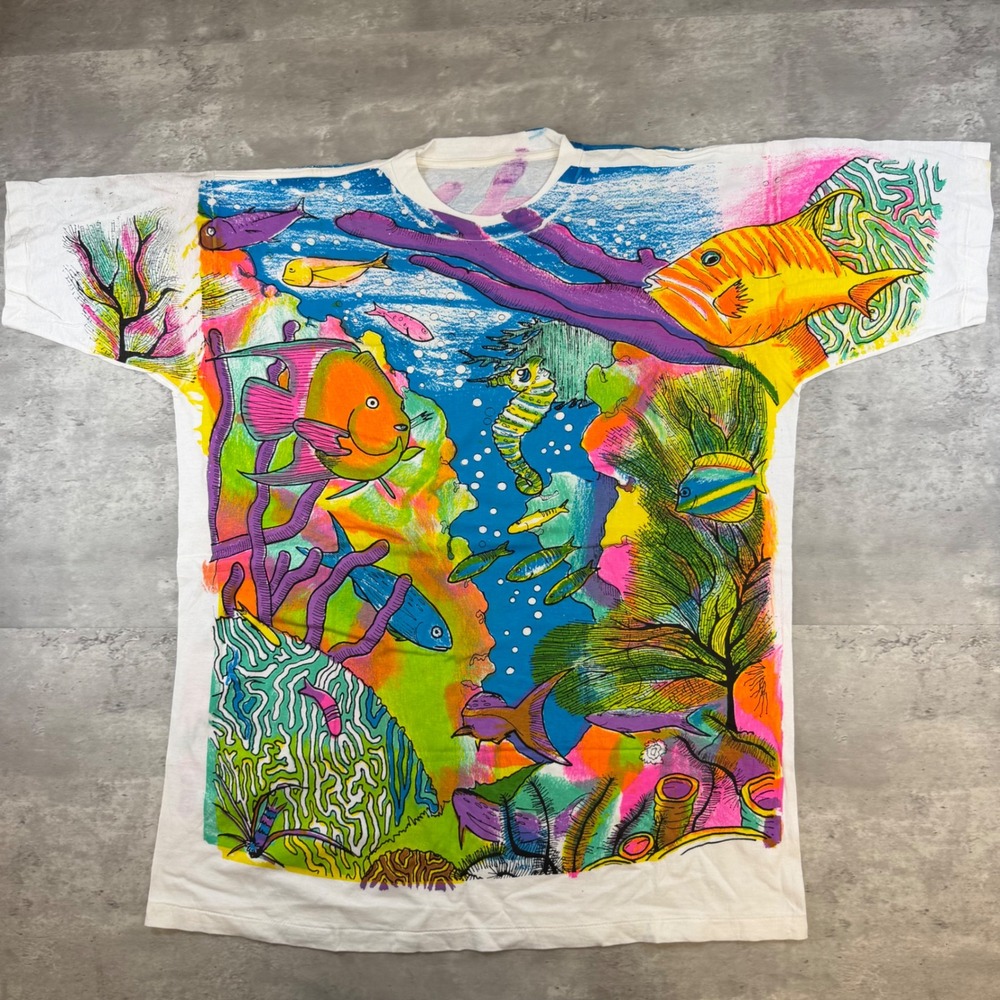 Vintage 90s All Over Print Fish Coral Reef T-Shirt Oversized Neon Ocean Art XL